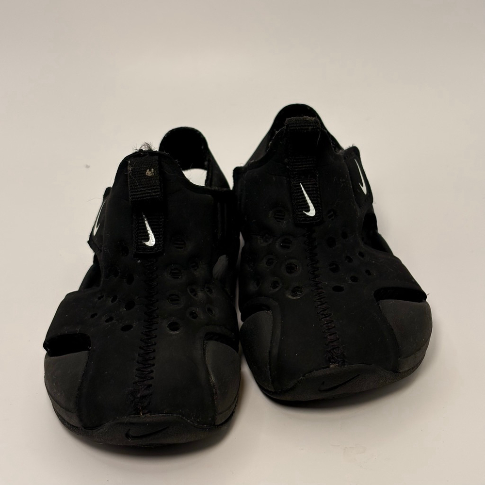 Baby‎ Nike Black Water Shoes Size 4.5